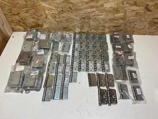 Partij diverse scharnieren (84x) - afbeelding 1 van  18