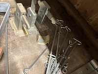 Partij diverse scharnieren en deurtoebehoren - afbeelding 8 van  17