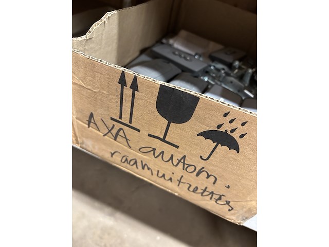 Partij diverse scharnieren en deurtoebehoren - afbeelding 11 van  17