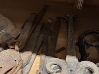 Partij diverse scharnieren en deurtoebehoren - afbeelding 17 van  17