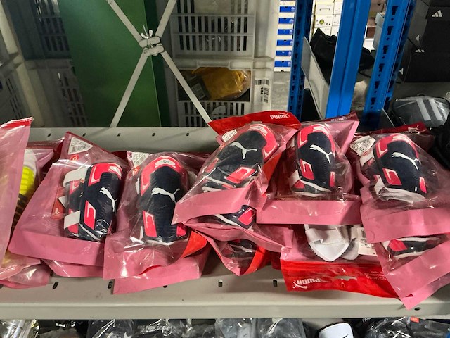 Partij diverse scheenbeschermers adidas/nike/puma/etc (269x) - afbeelding 4 van  24