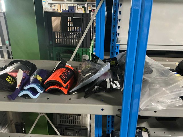 Partij diverse scheenbeschermers adidas/nike/puma/etc (269x) - afbeelding 16 van  24