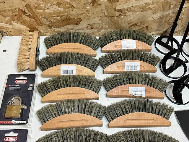 Partij diverse schilderstoebehoren (60x) - afbeelding 12 van  16