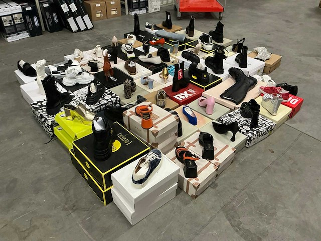 Partij diverse schoenen (63x) - afbeelding 6 van  14