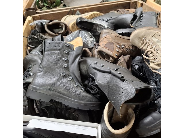 Partij diverse schoenen defensie, meindl /lowa /defensie/haix, van alles - afbeelding 6 van  11