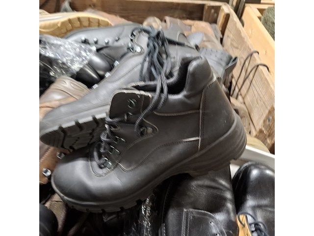 Partij diverse schoenen defensie, meindl /lowa /defensie/haix, van alles - afbeelding 9 van  11