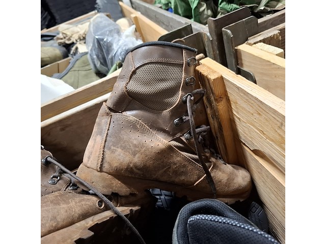 Partij diverse schoenen defensie, meindl /lowa /defensie/haix - afbeelding 3 van  11