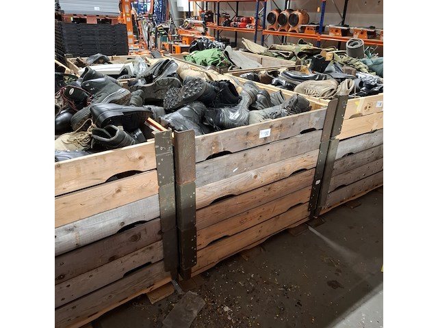 Partij diverse schoenen defensie, meindl /lowa /defensie/haix - afbeelding 1 van  11