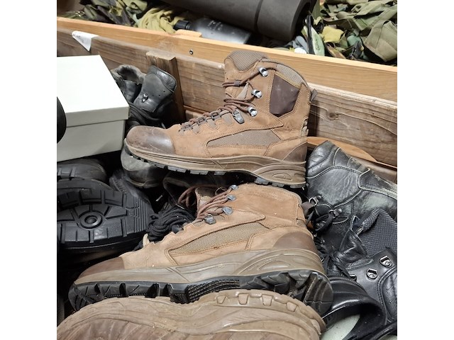 Partij diverse schoenen defensie, meindl /lowa /defensie/haix - afbeelding 3 van  12
