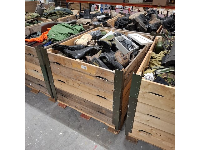 Partij diverse schoenen defensie, meindl /lowa /defensie/haix - afbeelding 1 van  12