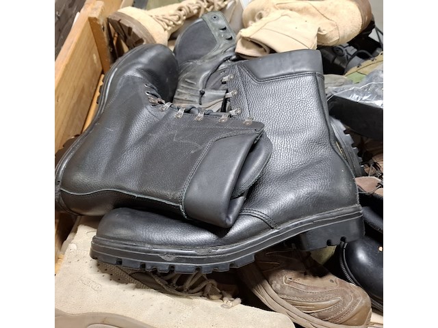 Partij diverse schoenen defensie, meindl /lowa /defensie/haix - afbeelding 8 van  12