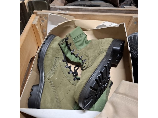 Partij diverse schoenen defensie, meindl /lowa /defensie/haix - afbeelding 11 van  12