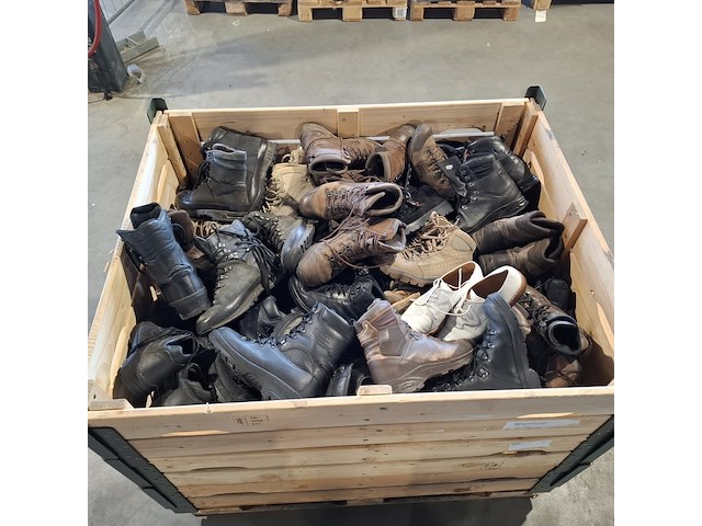 Partij diverse schoenen defensie , meindl / lowa / haix / emma - afbeelding 2 van  4