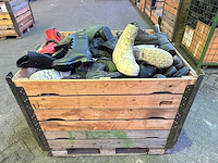 Partij diverse schoenen en laarzen - afbeelding 2 van  5