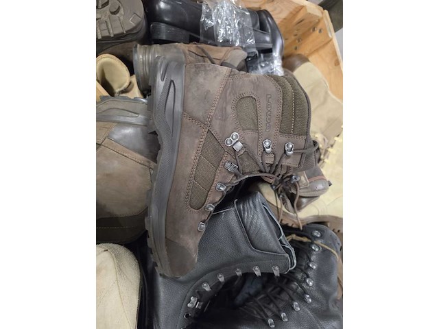 Partij diverse schoenen | gesorteerd en ongesorteerd, meindl / lowa / haix - afbeelding 6 van  7