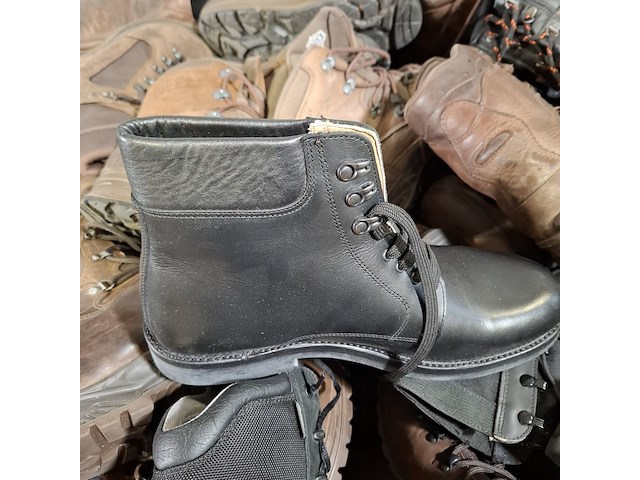Partij diverse schoenen - afbeelding 10 van  11