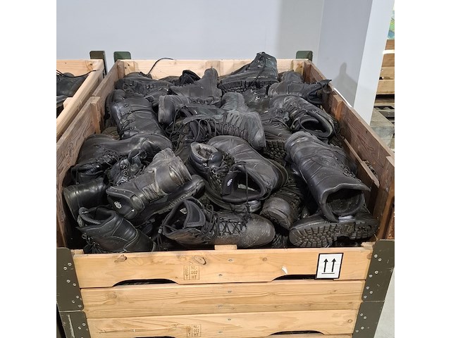 Partij diverse schoenen - afbeelding 5 van  11