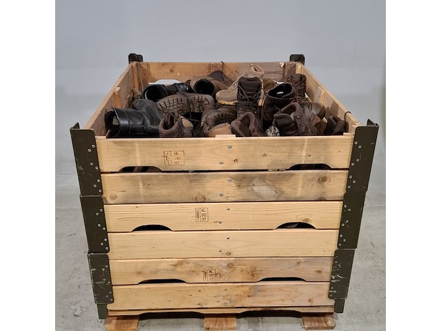 Partij diverse schoenen - afbeelding 1 van  7