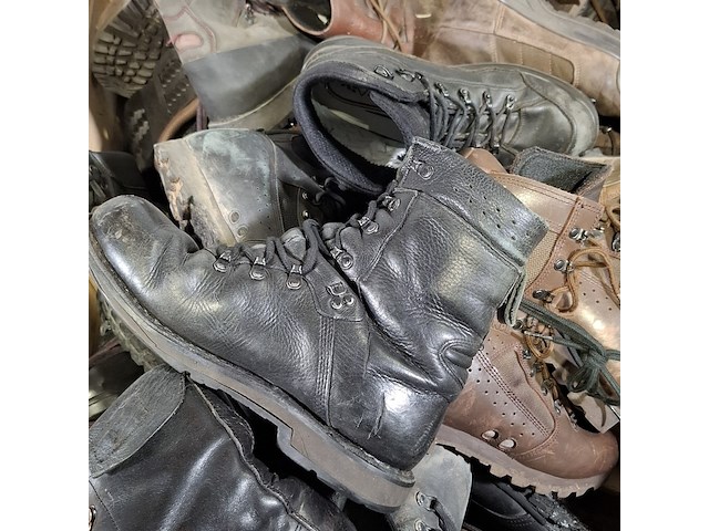 Partij diverse schoenen - afbeelding 2 van  11