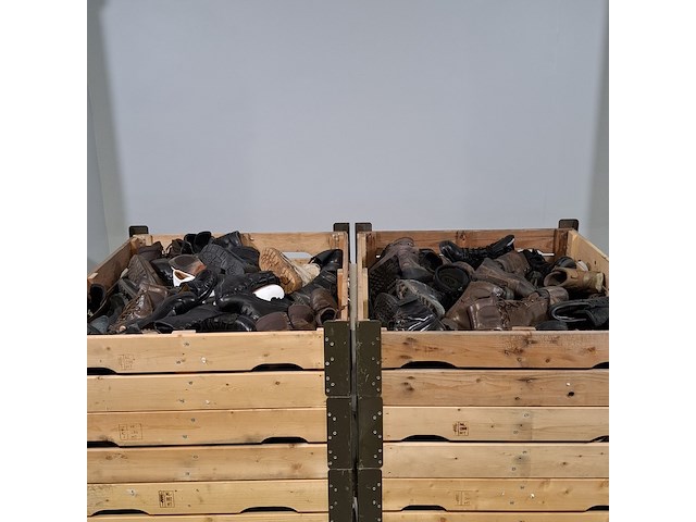Partij diverse schoenen - afbeelding 1 van  11