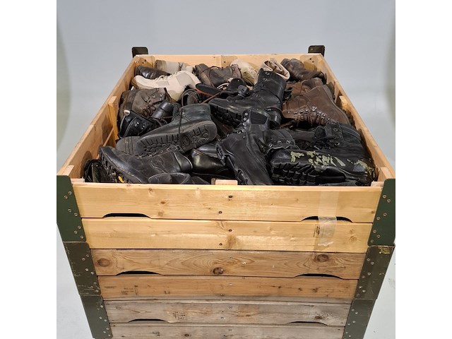 Partij diverse schoenen - afbeelding 1 van  7