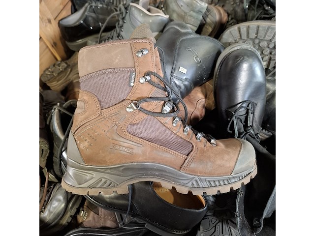 Partij diverse schoenen - afbeelding 7 van  13