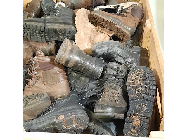 Partij diverse schoenen - afbeelding 3 van  12