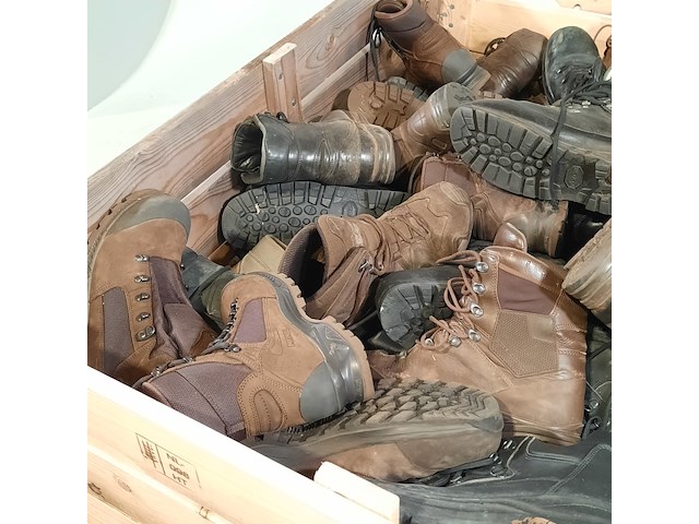 Partij diverse schoenen - afbeelding 4 van  12