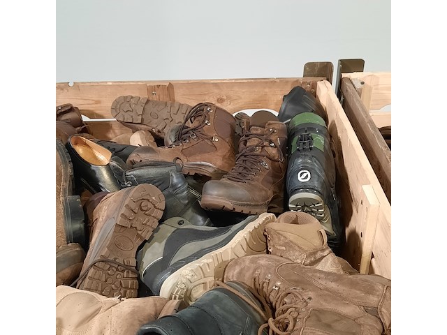 Partij diverse schoenen - afbeelding 7 van  12