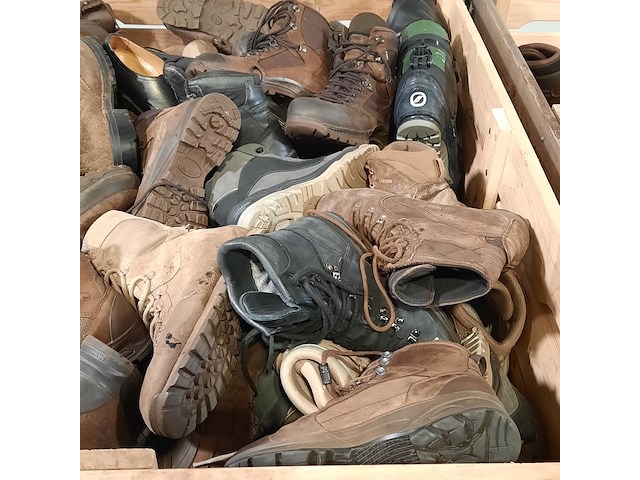 Partij diverse schoenen - afbeelding 8 van  12
