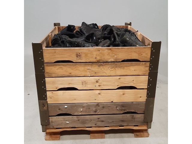 Partij diverse schoenen - afbeelding 1 van  8