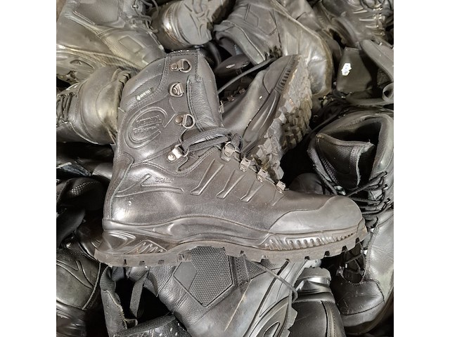 Partij diverse schoenen - afbeelding 2 van  13