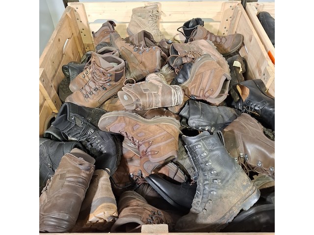 Partij diverse schoenen - afbeelding 6 van  13