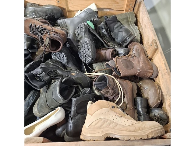 Partij diverse schoenen - afbeelding 4 van  13