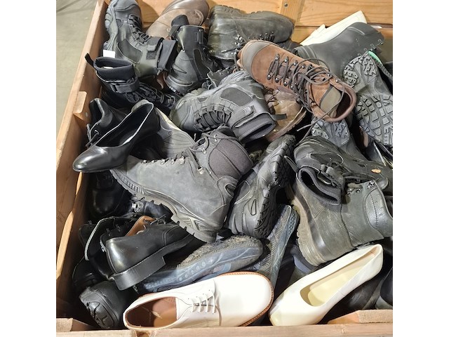 Partij diverse schoenen - afbeelding 5 van  13