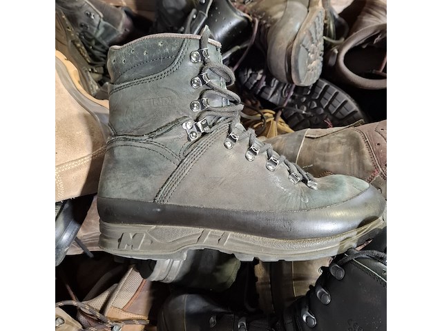 Partij diverse schoenen - afbeelding 9 van  13