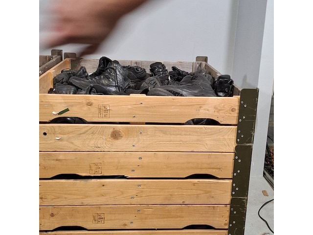 Partij diverse schoenen - afbeelding 9 van  11