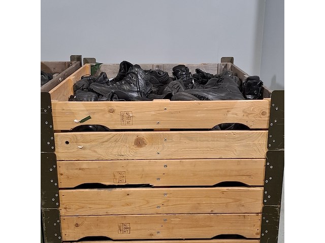 Partij diverse schoenen - afbeelding 10 van  11