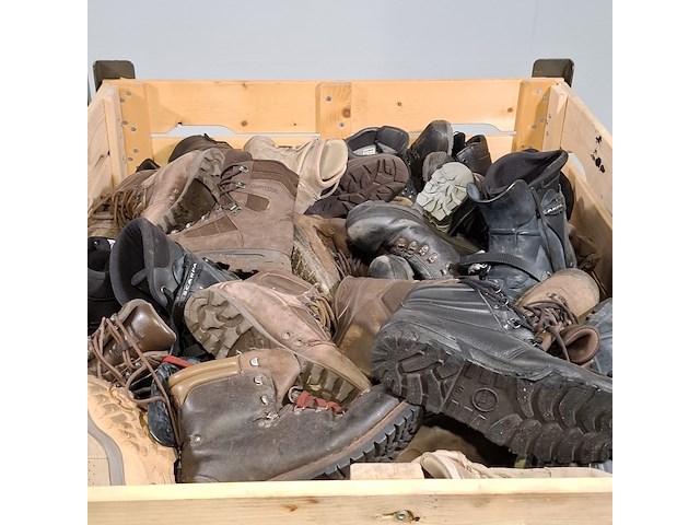 Partij diverse schoenen - afbeelding 2 van  15