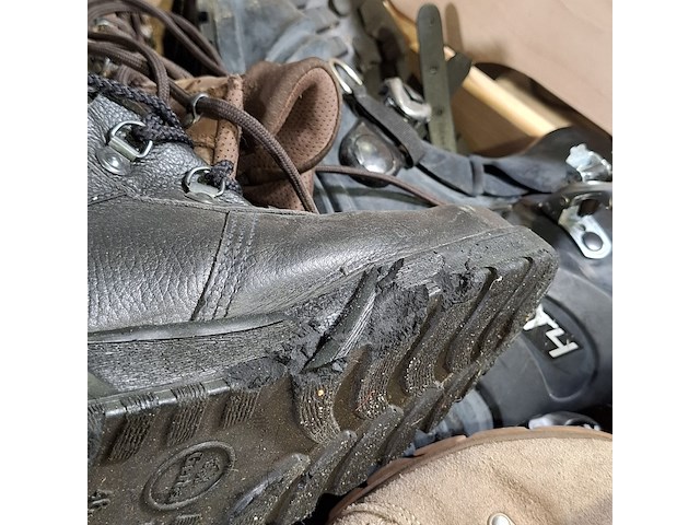 Partij diverse schoenen - afbeelding 4 van  15