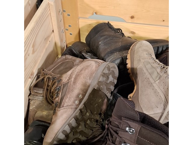 Partij diverse schoenen - afbeelding 7 van  15