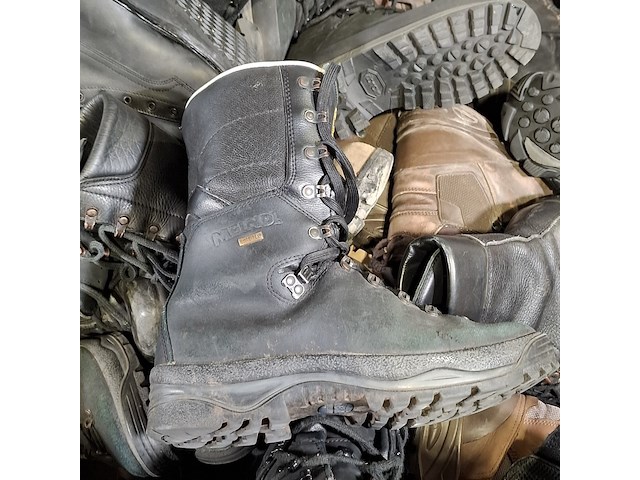 Partij diverse schoenen - afbeelding 2 van  12