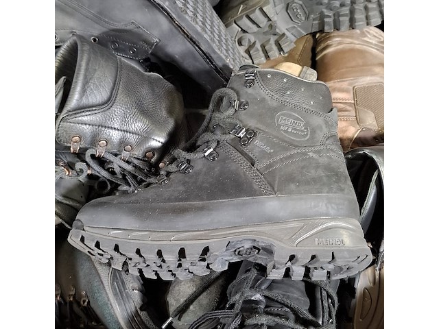 Partij diverse schoenen - afbeelding 4 van  12