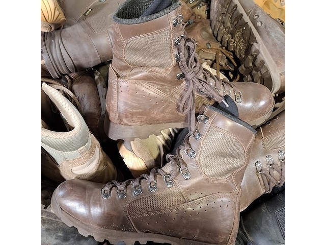 Partij diverse schoenen - afbeelding 8 van  12