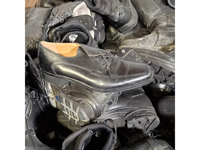 Partij diverse schoenen - afbeelding 3 van  11