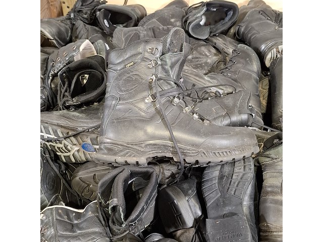 Partij diverse schoenen - afbeelding 10 van  11