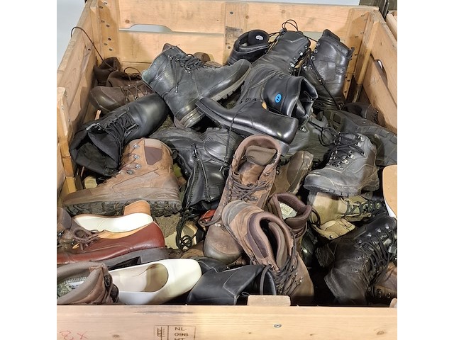 Partij diverse schoenen - afbeelding 2 van  11