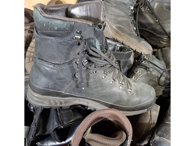 Partij diverse schoenen - afbeelding 9 van  11