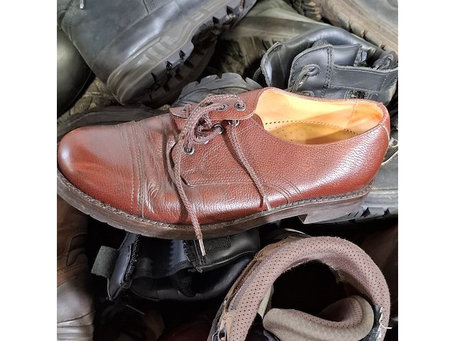 Partij diverse schoenen - afbeelding 10 van  11