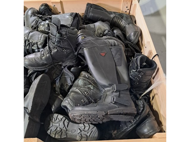 Partij diverse schoenen - afbeelding 4 van  13